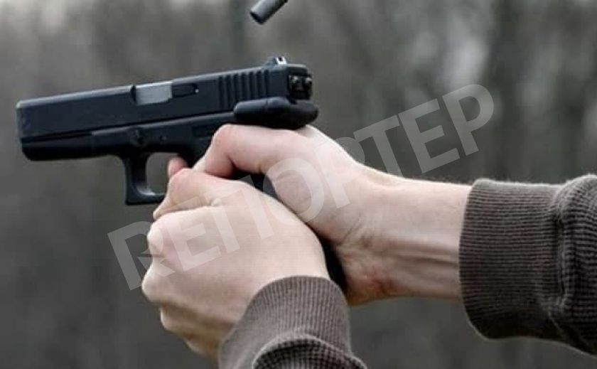 В Новомосковске посреди улицы неизвестные открыли стрельбу