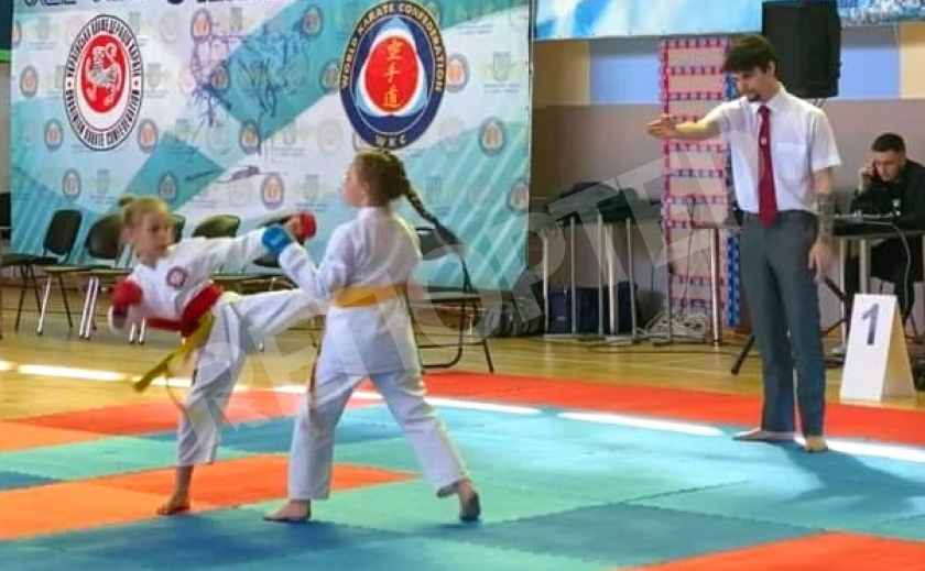 Юные каратисты из Новомосковска привезли 31 медаль с чемпионата Украины