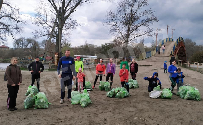 В Новомосковске участники ЭКОзабега собрали 55 кг мусора