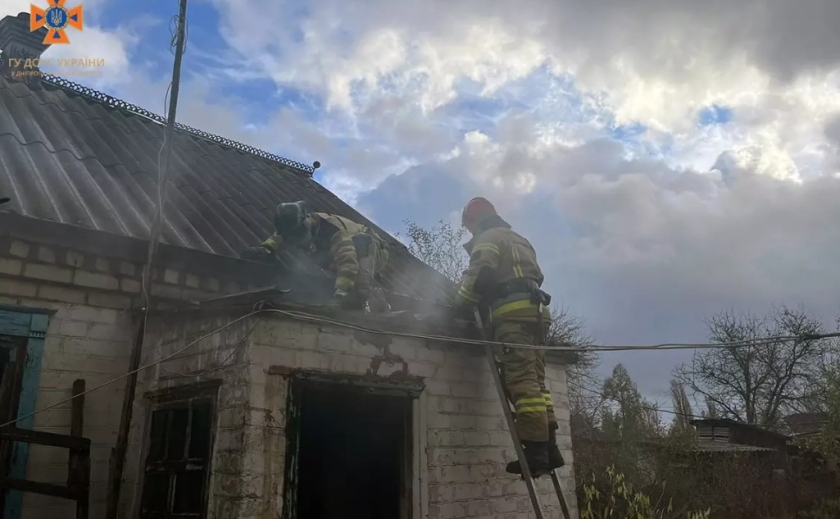 У Новомосковську вогнеборці загасили займання приватного житлового будинку