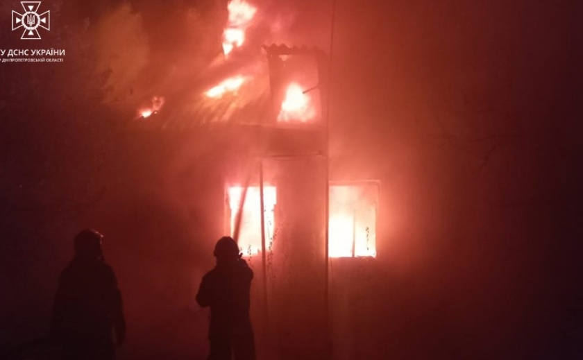 У Новомосковському районі під час пожежі вогнеборці виявили тіло жінки