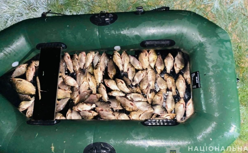 У Новомосковському районі поліцейські викрили двох рибалок-браконьєрів