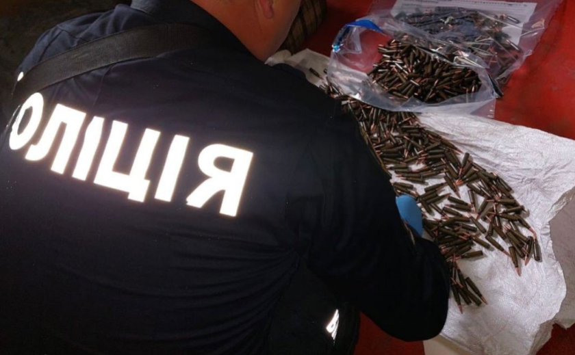 У Самарі чоловіку повідомили про підозру за незаконне зберігання понад 1000 патронів