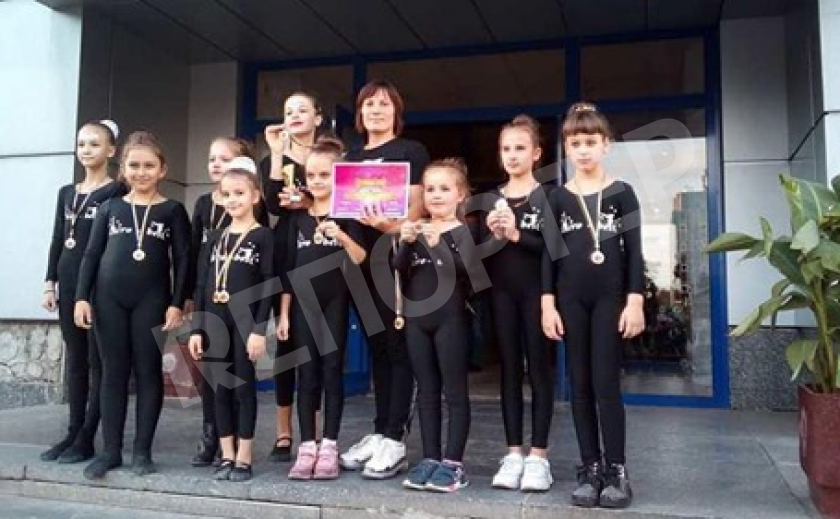 Юные акробатки из Новомосковска победили на «Catch the beat» в Днепре